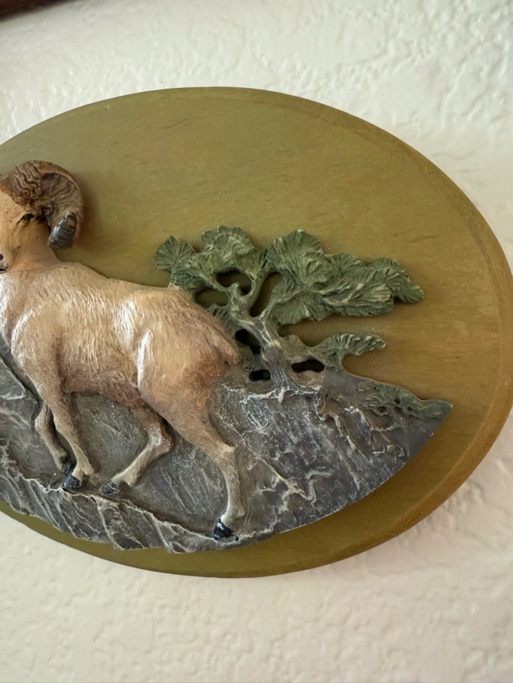 Vintage Avon Olive and Beige Ram Relief Wall Plaque - Picture 4 of 8